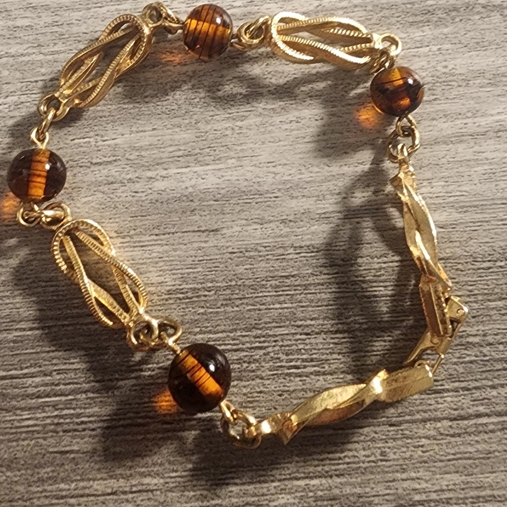 Avon Elegant Gold Tone‎ and Brown Bracelet